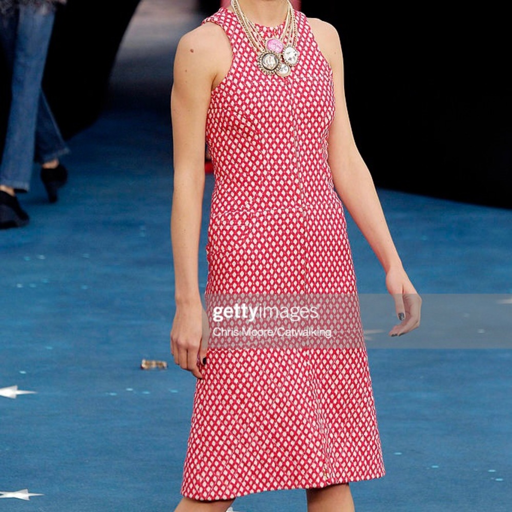 SOLD Authentic Chanel Red and White Tweed Dress size 38 - Picture 13 of 13